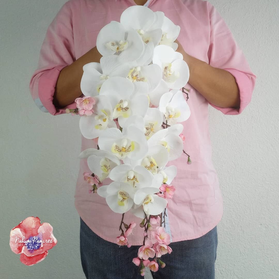 Ramos de novia artificial en cascada con orquídeas y flores de cerezo -