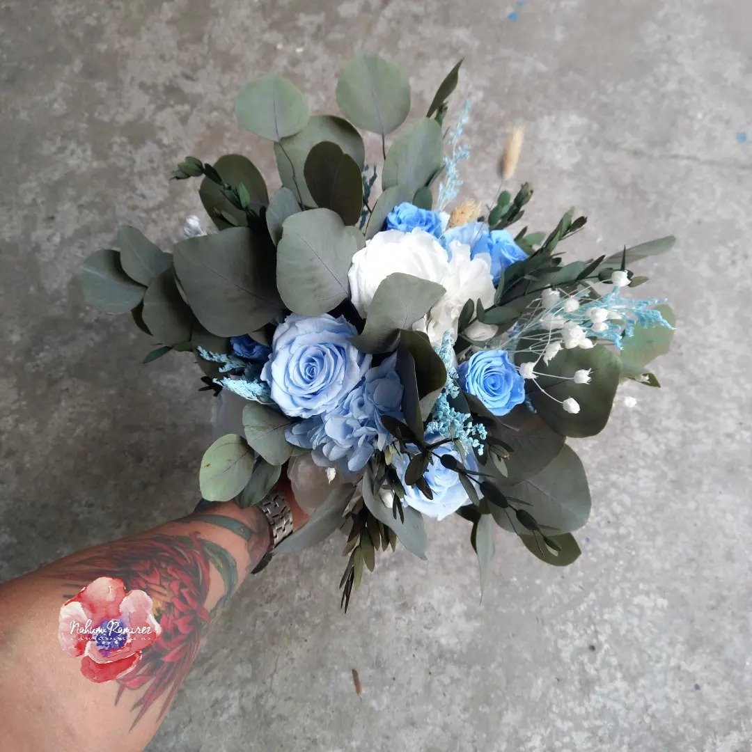 ramo de novia preservado en azul clarito
